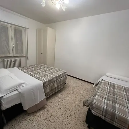 2 Passi Dal Lago شقة