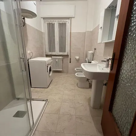 2 Passi Dal Lago شقة سارنيكو